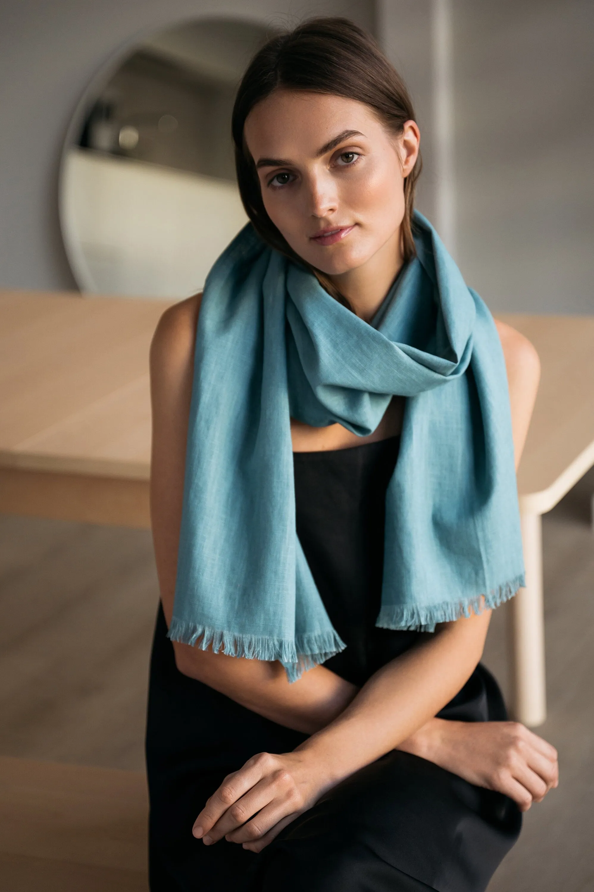 LeMuse small SHADOW linen scarf, Teal