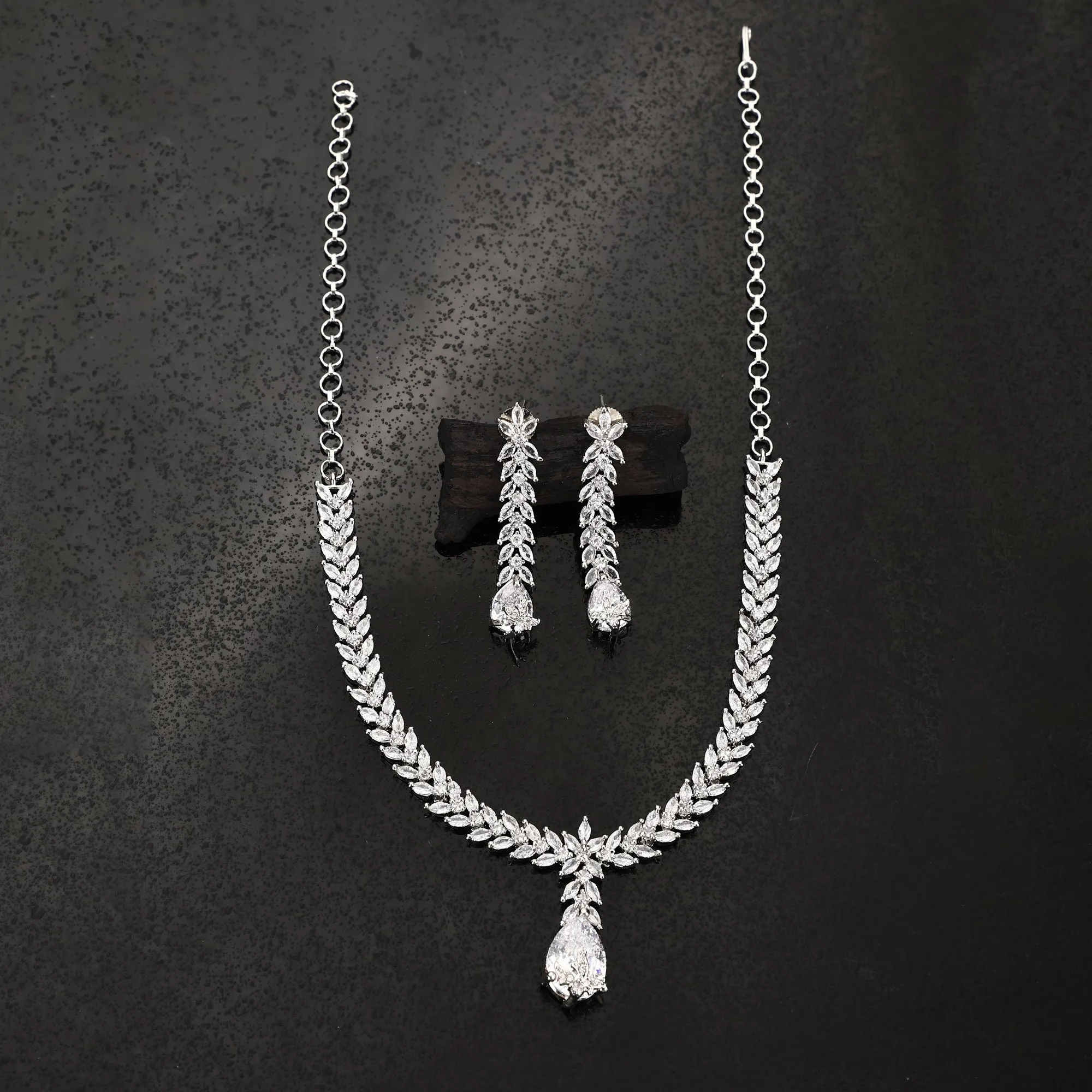 Pure Snow White Necklace in Rhodium